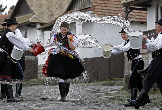 MEGSZAVAZTÁK! MUNKASZÜNETI NAP LESZ NAGYPÉNTEK!