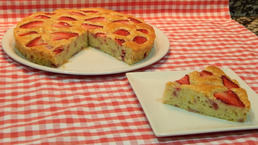 Egyszerű és nagyon finom epres sütemény - VIDEÓ!
